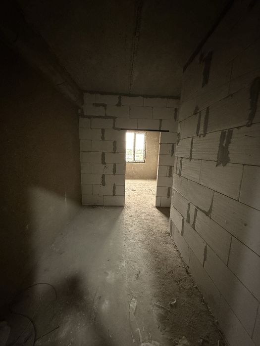 Samgasi yonida 1 xona karopka kvartira sotiladi