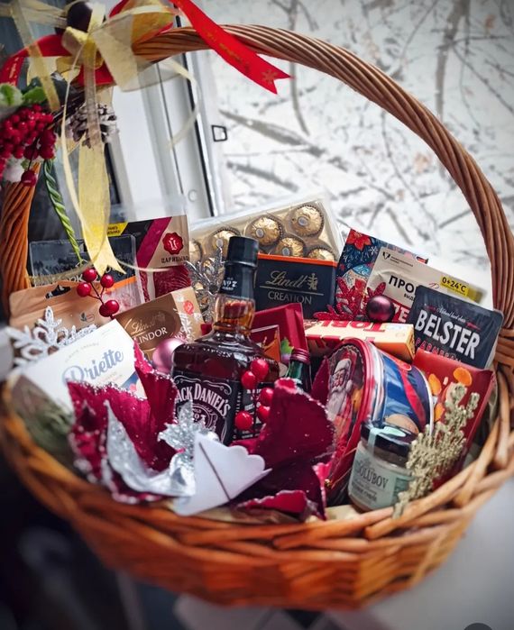 Новогодние корзины, подарки Алматы