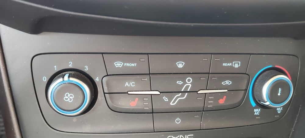 Ford Focus Traveller EURO  6 / 1 .5 Diesel cu 120 cp și 189.000 km
