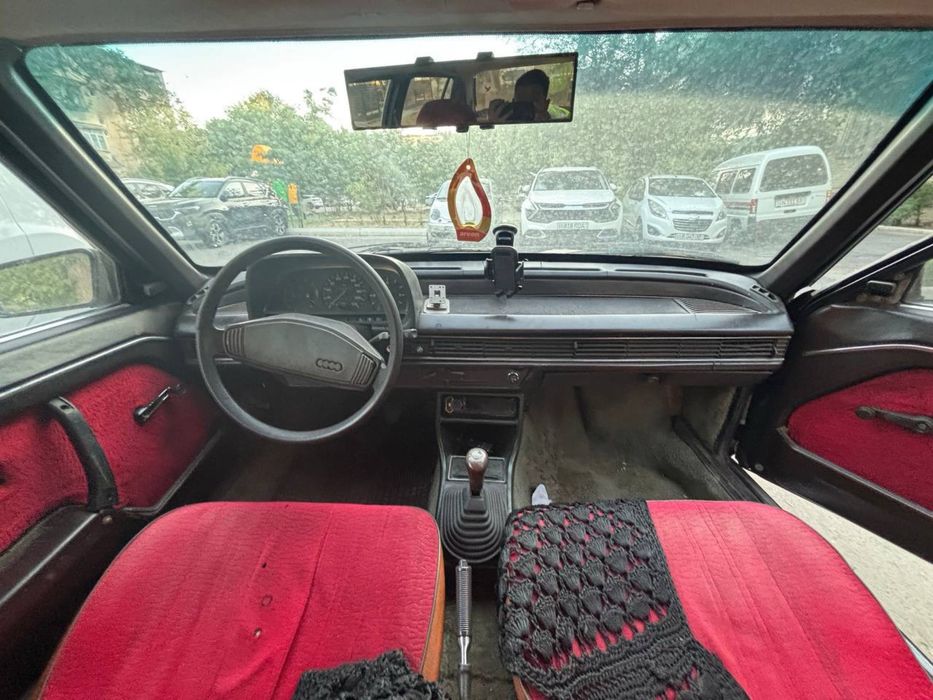 Audi 100 c2 -2.2 литров