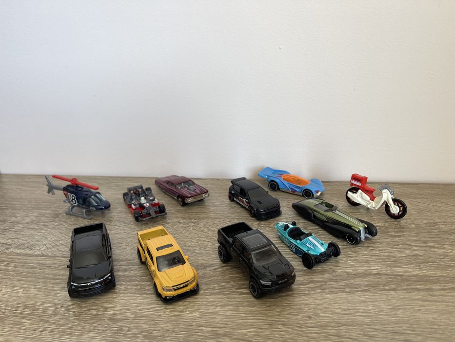 Hot wheels метални модели/коли, shell bmw m1, камион Advan, скейтборд от Mcdonald’s