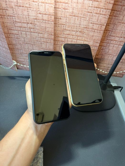 iPhone XR Negru/Galben, Memorie 64GB, 85% Baterie, iOS  18.7