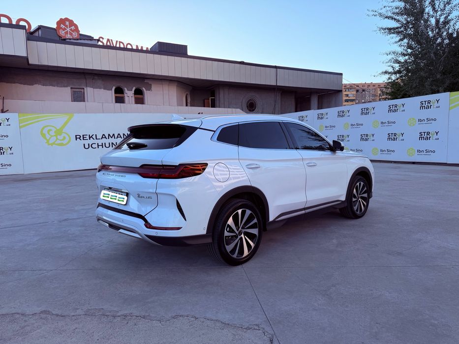 BYD Champion 605 Km Full