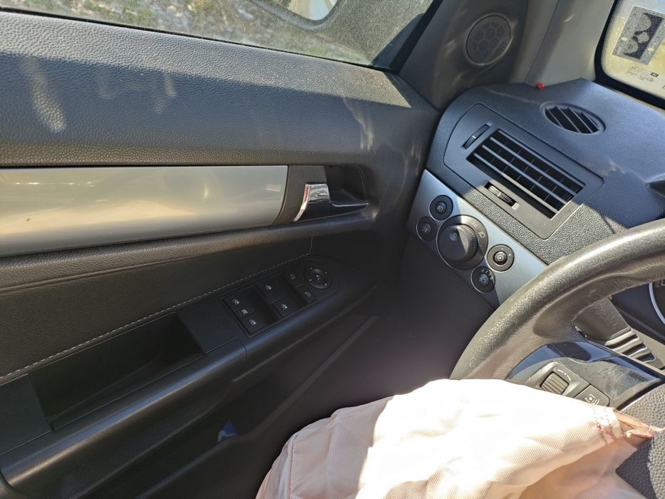 Продавам на части Опел Астра H 1.6i