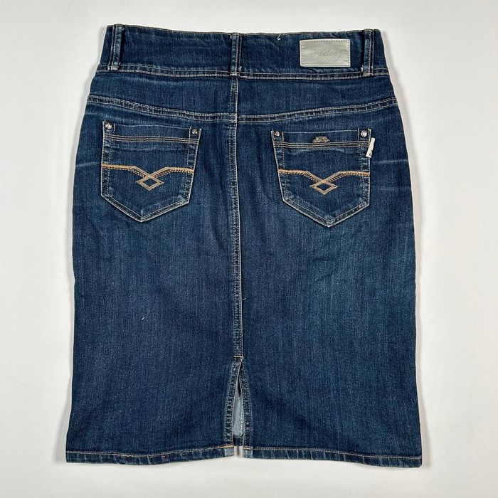 Женски дънкови поли на едро РАЗПРОДАЖБА