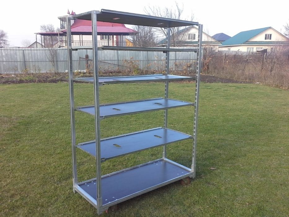 Продаю стеллаж на колесиках