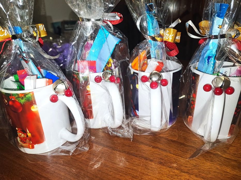 Pachet CADOU Crăciun iarnă Cană cu mesaj cu dulciuri Surpriză pe