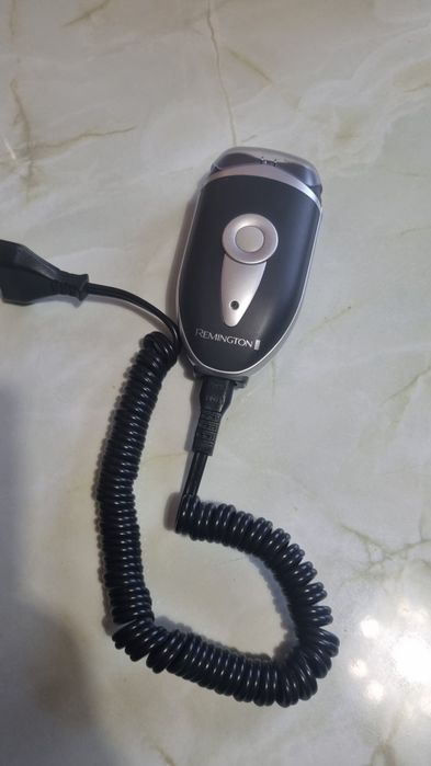 Vand aparat de ras electric Remington