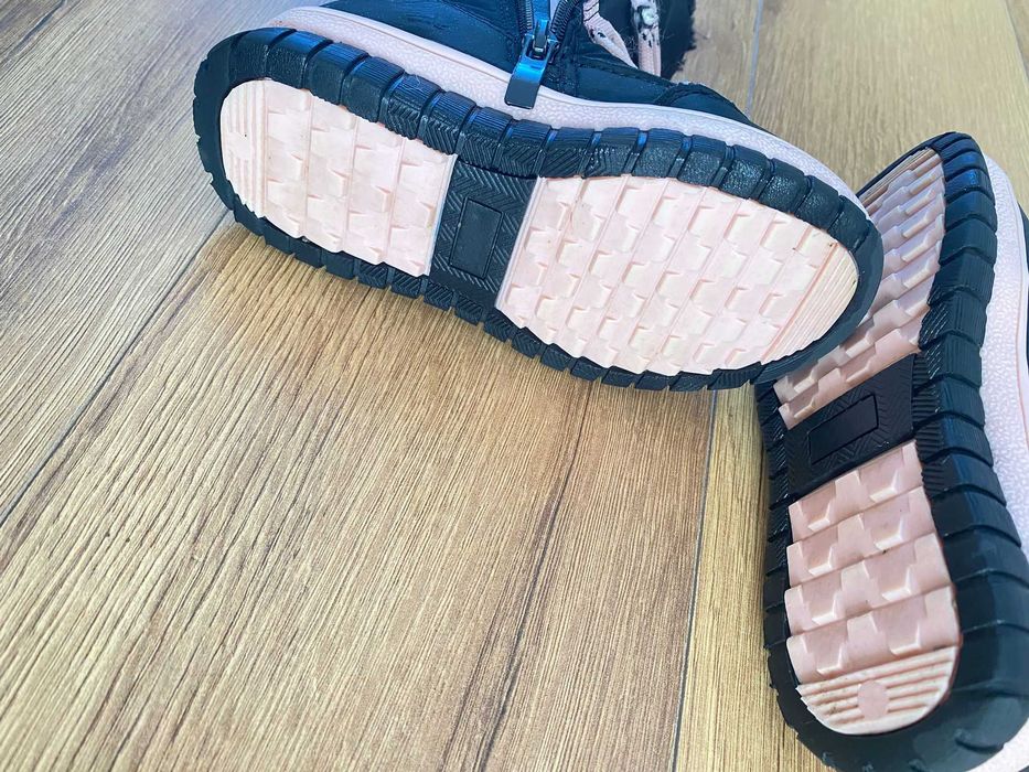 Ghete impermeabile îmblănite, cu șiret, marimea 24/25 RESERVED