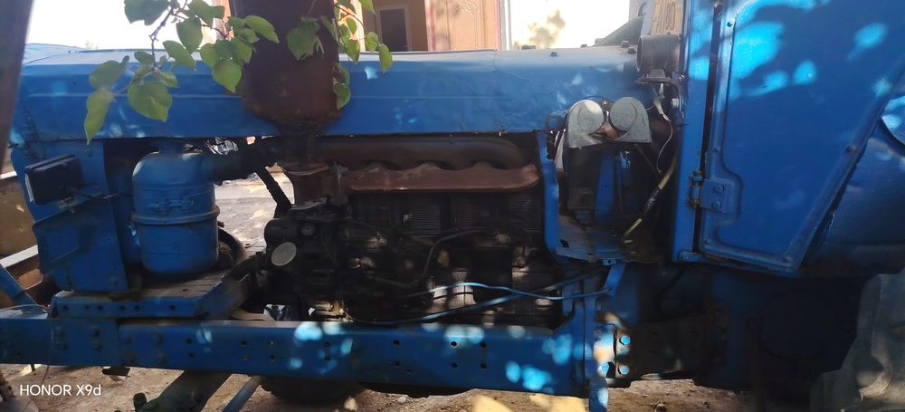 Traktor T28 sotiladi
