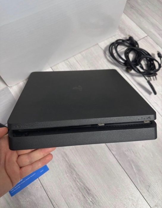 Playstation 4 slim