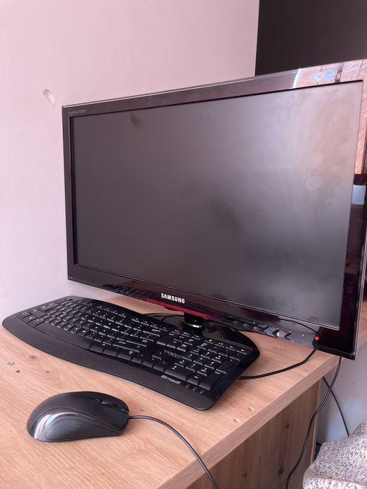 Unitate calculator + Monitor + Tastatura + mouse
