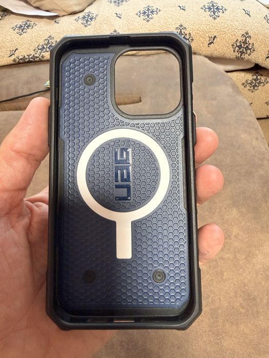 Iphone 14 pro max -Uag ,spigen,Esr hololock ,benks