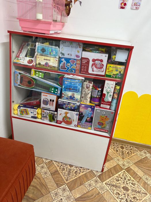 Продам витрина белый