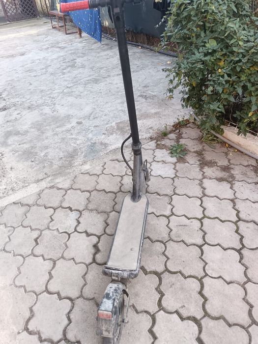Vând trotineta electrica