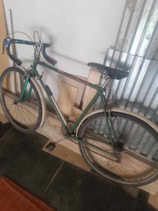 Спортивный велосипед шоссе