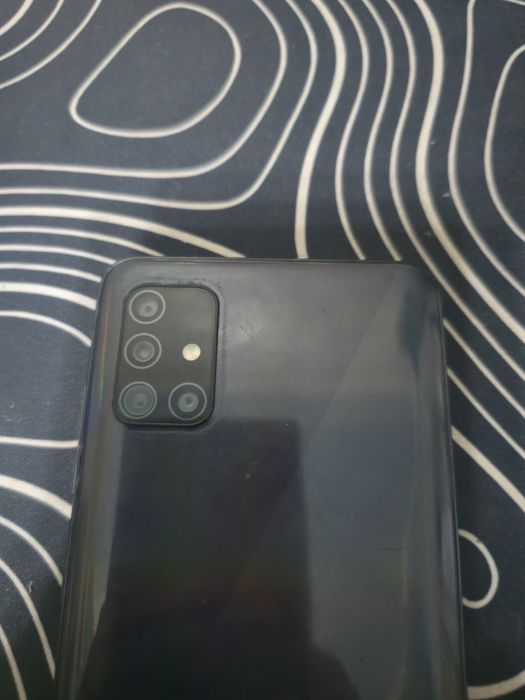 SAMSUNG A51 superAmoled