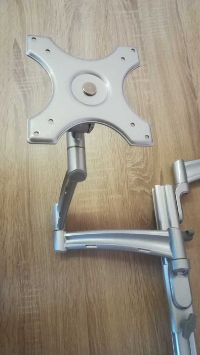 Двойна стойка за монитор