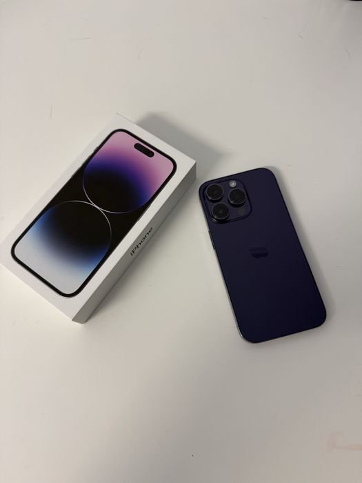 Vând iPhone  14 pro + 5 huse