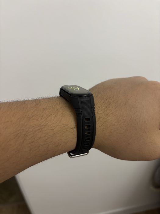 Продам mi band 7