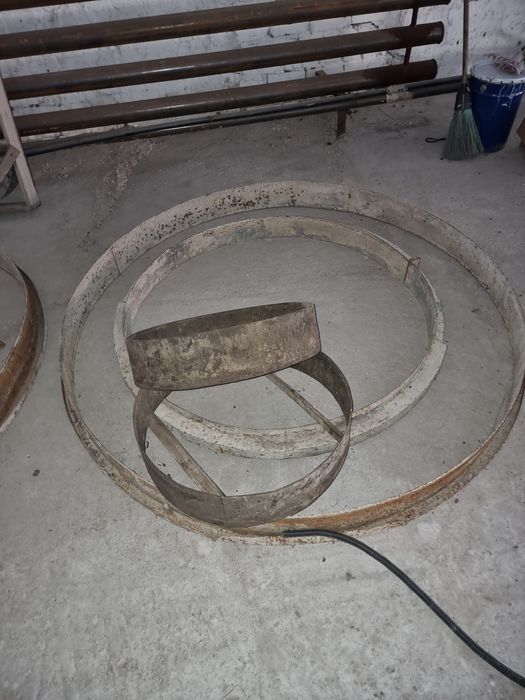 Продам формы для литья колец для колодцев