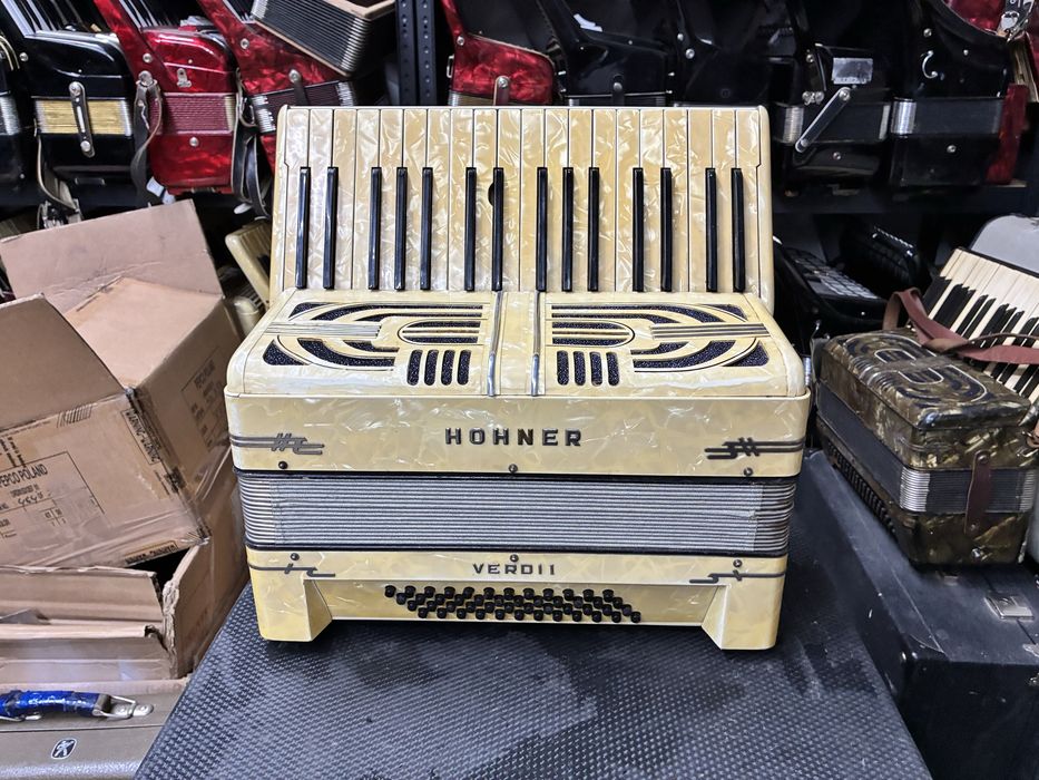 Acordoen Hohner Verdi 1 cu 48 de basi clapa lunga