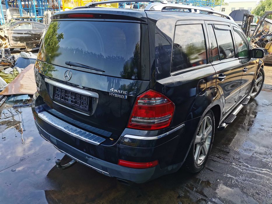 Dezmembrez mercedes GL x164 320 D om 642/haion gl/grila GL/capota/