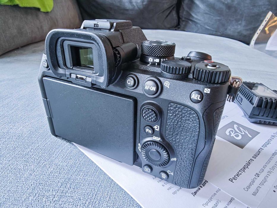 Продавам нова Sony A7IV с 3 години гаранция