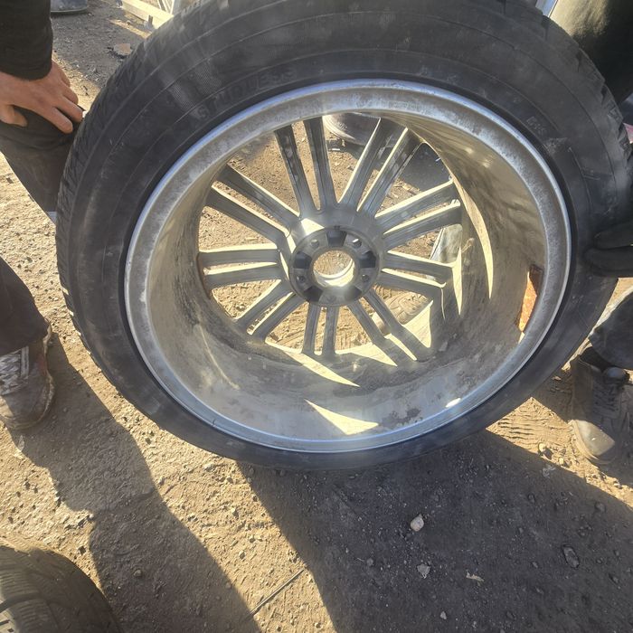 Продам комплект диски и шины