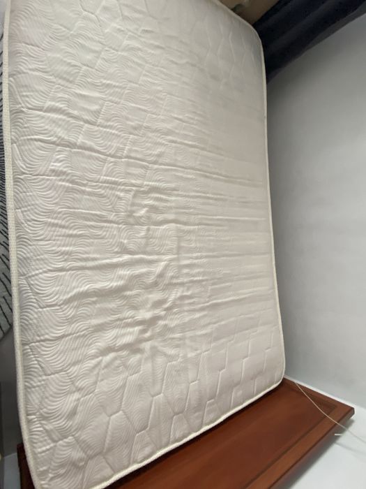 Кровать качественная  с матрасом 120/200