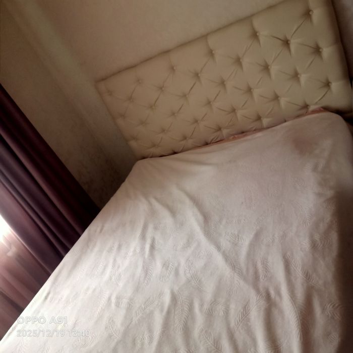Продам кровать белую 1,60 на 2