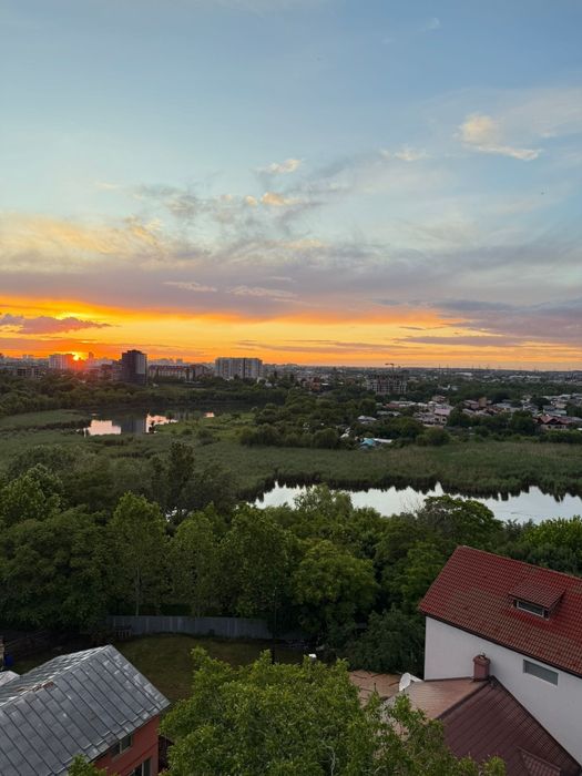 Vand apartament in spatele gradinitei nr 23, cu vedere la lac