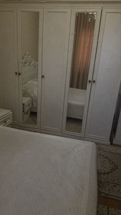 Продам спальный гарнитур