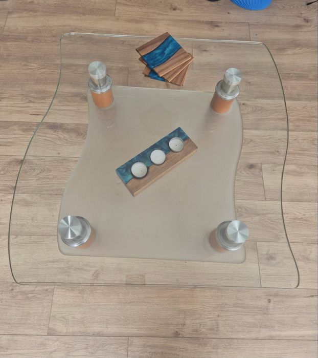 Стъклена холна маса