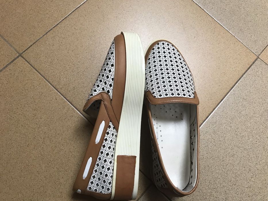 Дамски ежедневни обувки, употребявани незначително