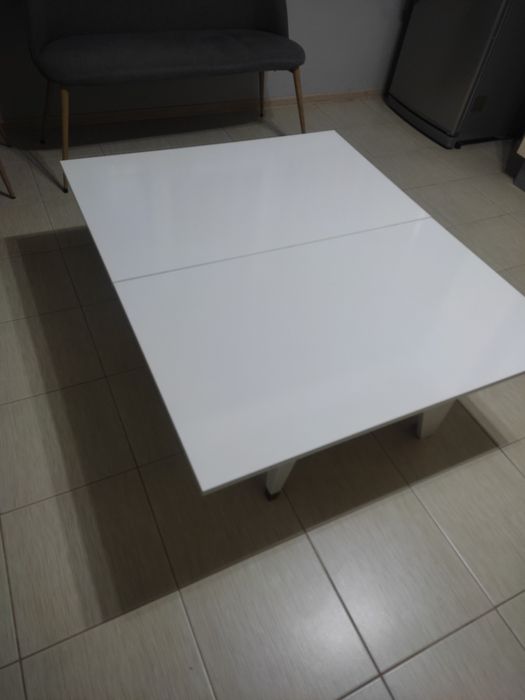 Холна маса с чекмеджета