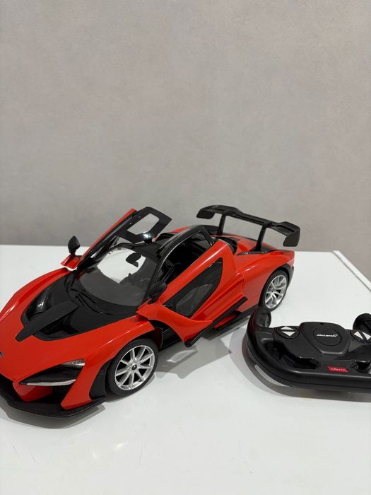 Машинка McLaren на пульте управления