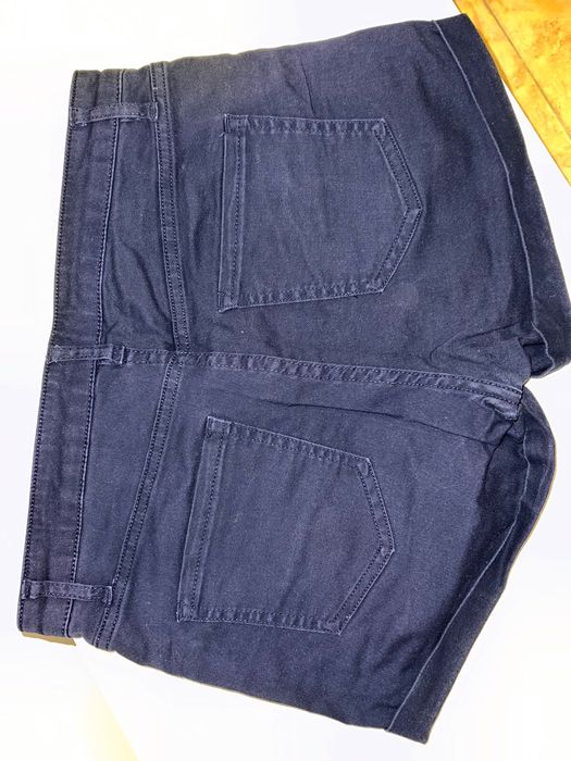 Къси панталонки H&M