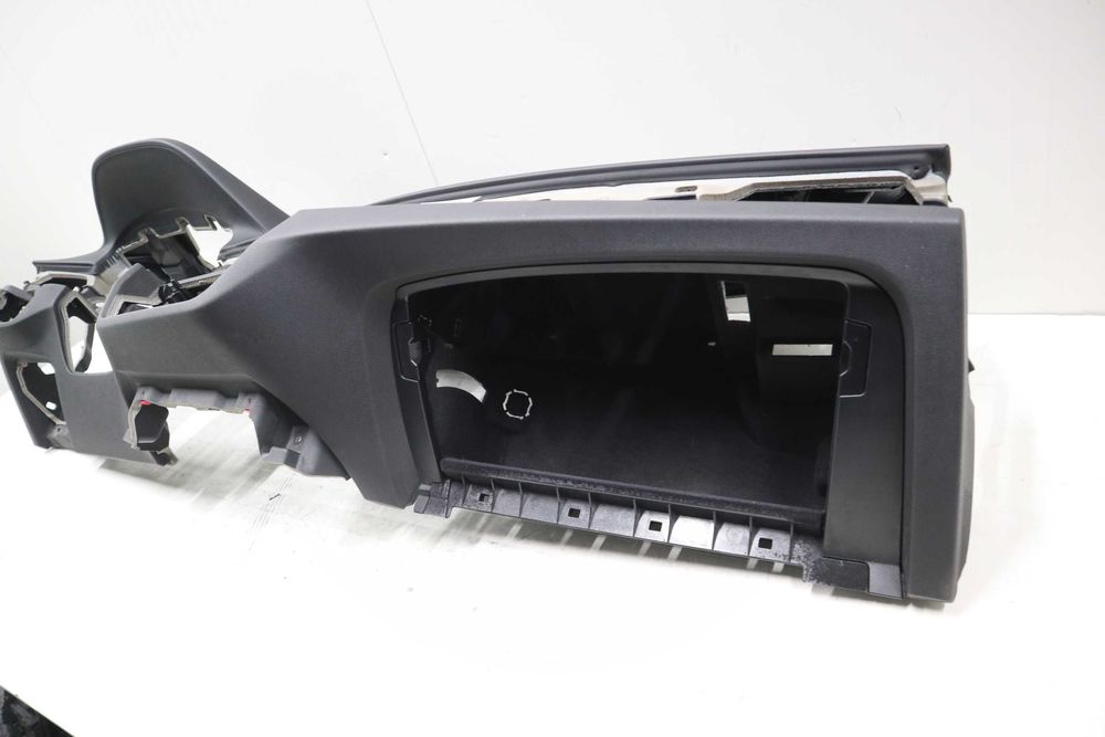 Арматурно табло БМВ Г30 Г31 BMW G30 G31 Черно/черно Напа