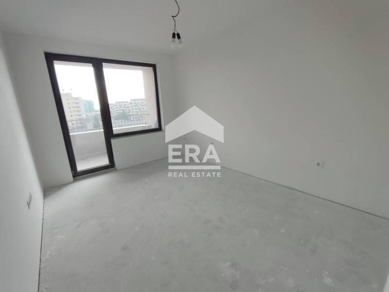 Продава се Двустаен апартамент в Варна, Победа - 68 кв.м за 1200 €/кв.м - Снимка #6