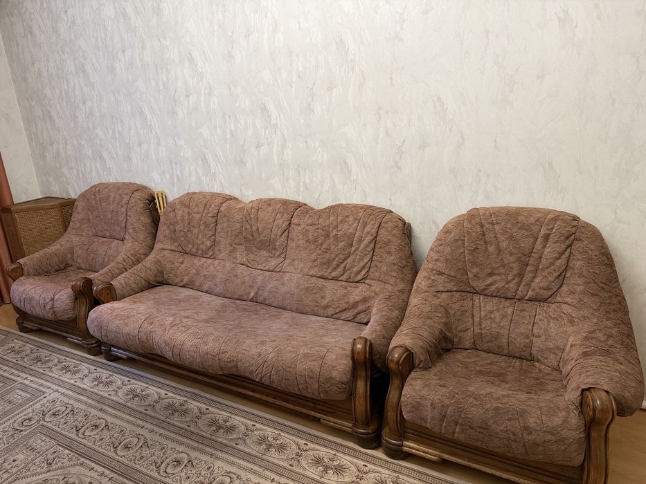 Продается диван.