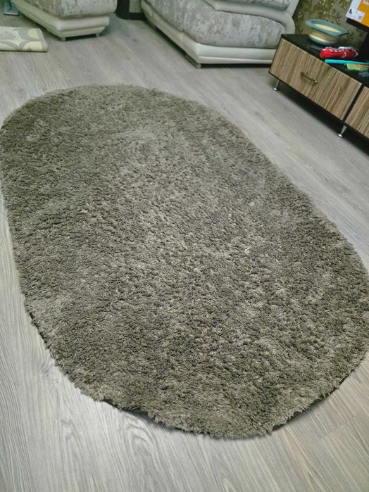 Продам ковёр,1,5м*2,8м