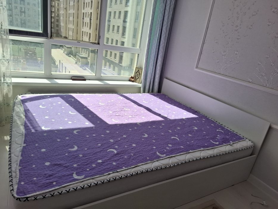 Продаю кровать белая