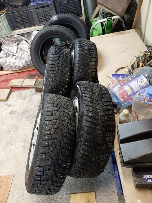 Шипованные зимние автошины MAXXIS