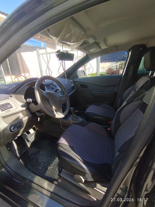 Продается автомобиль почти новый Кобальт