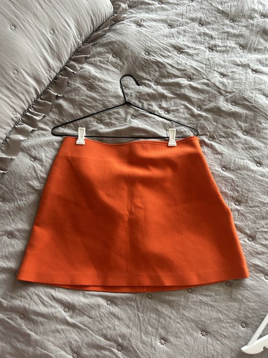 Ярка оранжева пола Zara