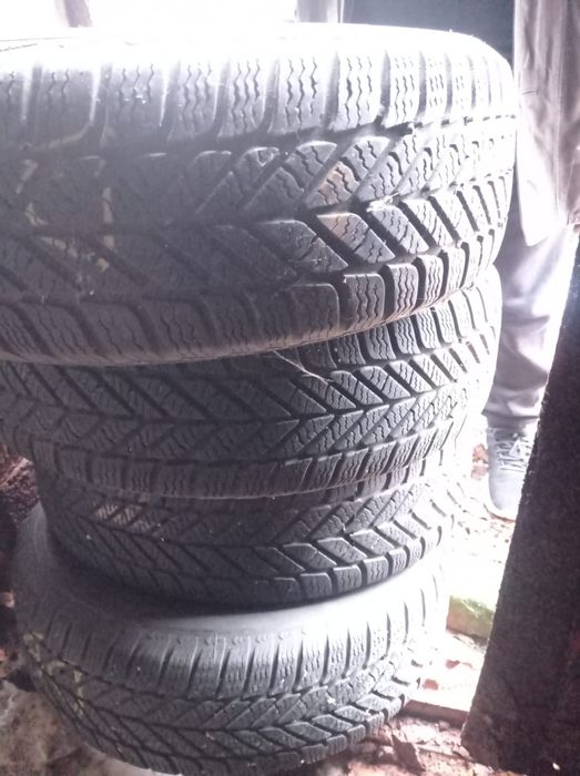 Vând roti iarna/ vara R15