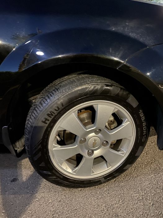 Gentra 2023 Yil rangi qora 29.000 km halol prabeg ideal holatda