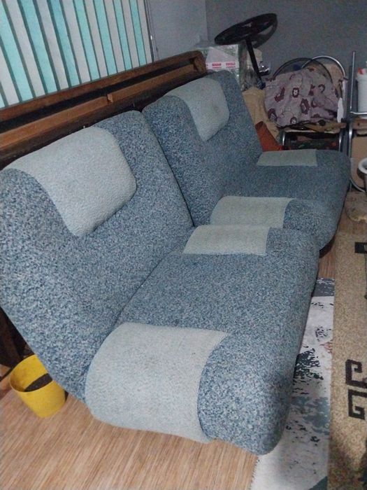 Отдам два кресла.