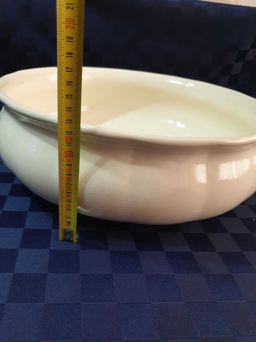 Голям масивен старинен порцеланов леген и буркани за подправки